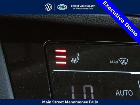 New 2025 Volkswagen Jetta SE image 38