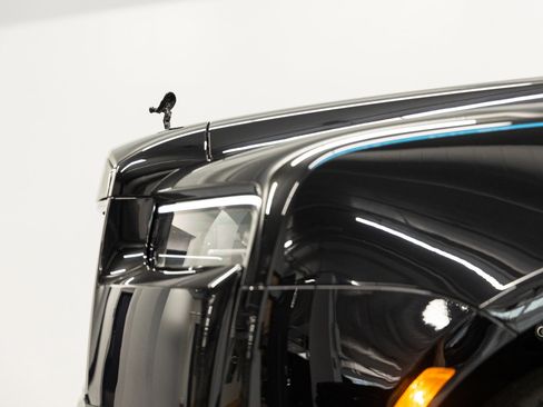 Certified 2025 Rolls-Royce Cullinan Black Badge AWD/4WD image 8