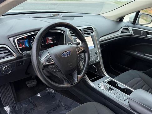 Used 2020 Ford Fusion SE FWD image 10