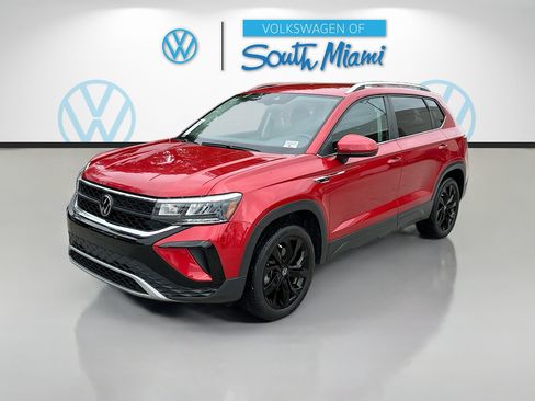 Used 2023 Volkswagen Taos SE image 3