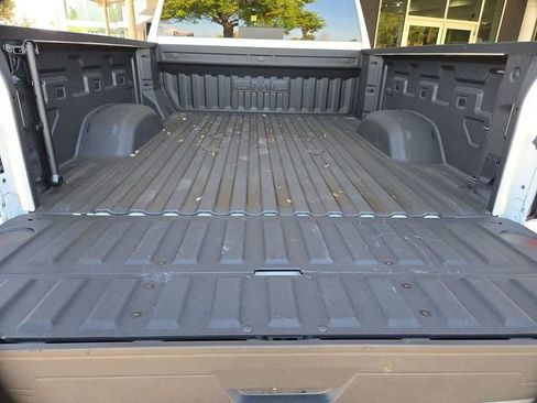 Certified 2025 GMC Sierra 2500 SLT image 27