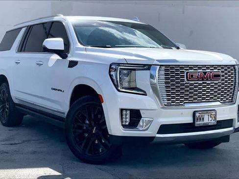 Used 2023 GMC Yukon XL Denali w/ Advanced Technology Package AWD/4WD image 21
