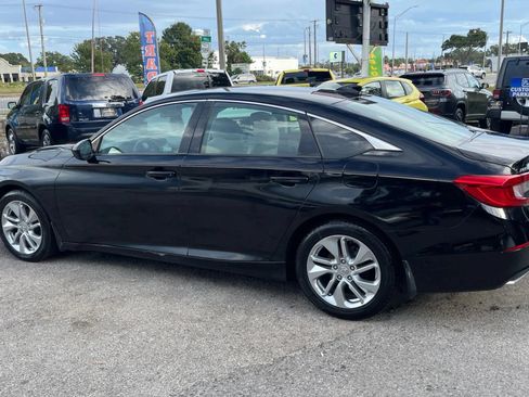Used 2018 Honda Accord LX image 9