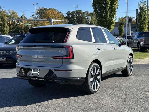New 2025 Volvo EX90 Plus w/ Protection Package Premier image 18