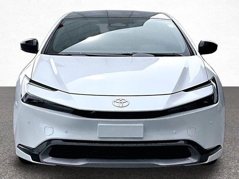 Used 2026 Toyota Prius XLE w/ Protection Package #3 (TMS) FWD image 3