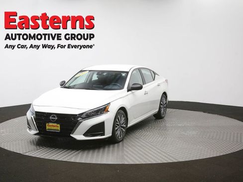 Used 2025 Nissan Altima 2.5 SV image 55
