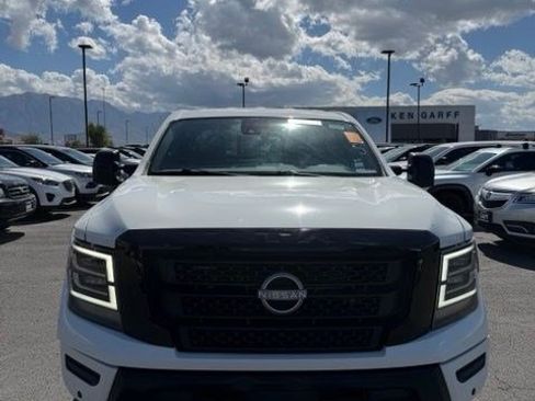 Used 2023 Nissan Titan SV w/ SV Convenience Package AWD/4WD image 2