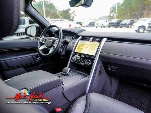 Used 2023 Land Rover Discovery S R-Dynamic image 18