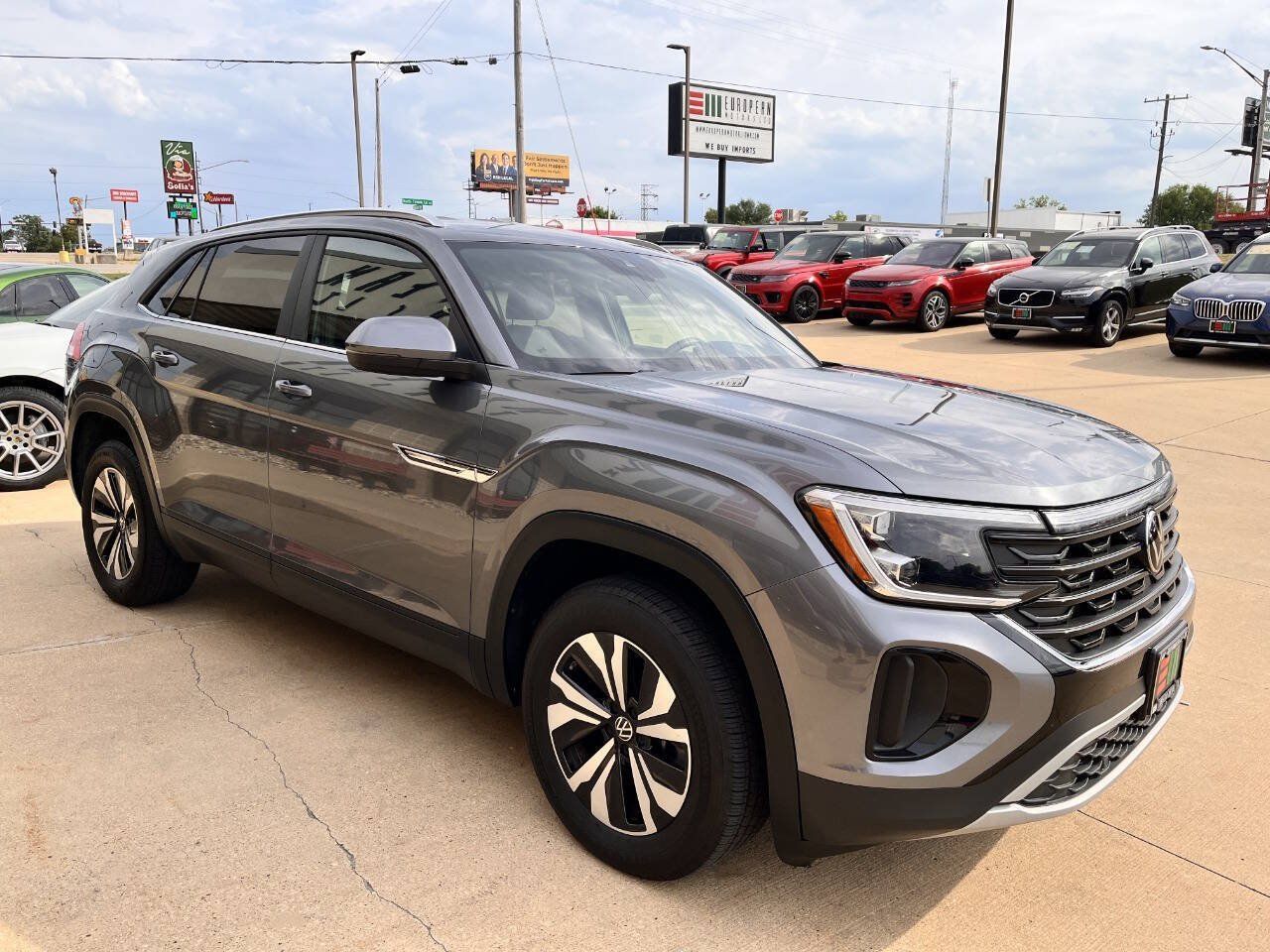 Used 2024 Volkswagen Atlas Cross Sport SE AWD/4WD image 6