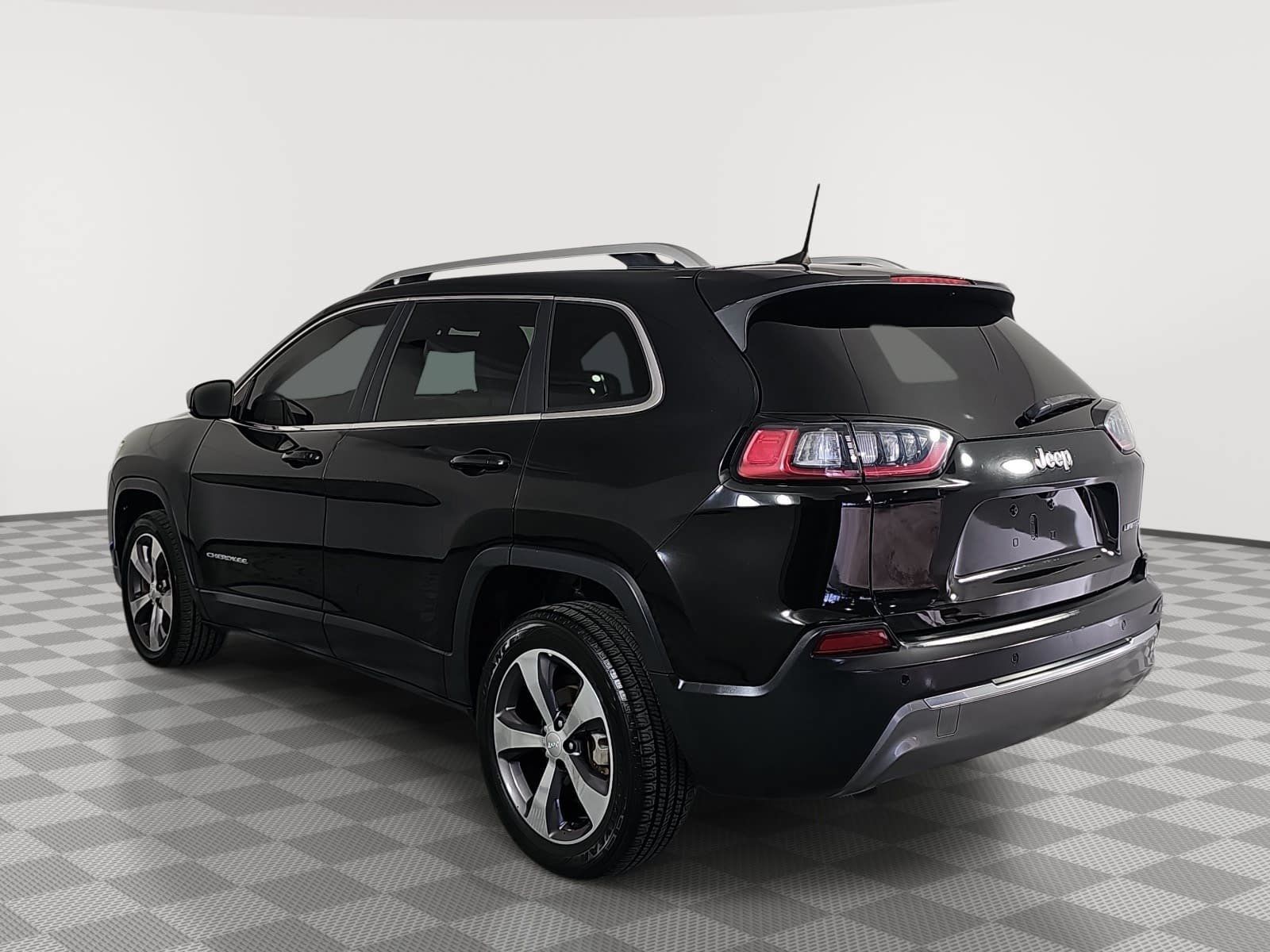 Used 2020 Jeep Cherokee Limited FWD image 6