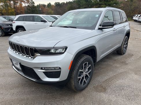 New 2025 Jeep Grand Cherokee Limited image 3