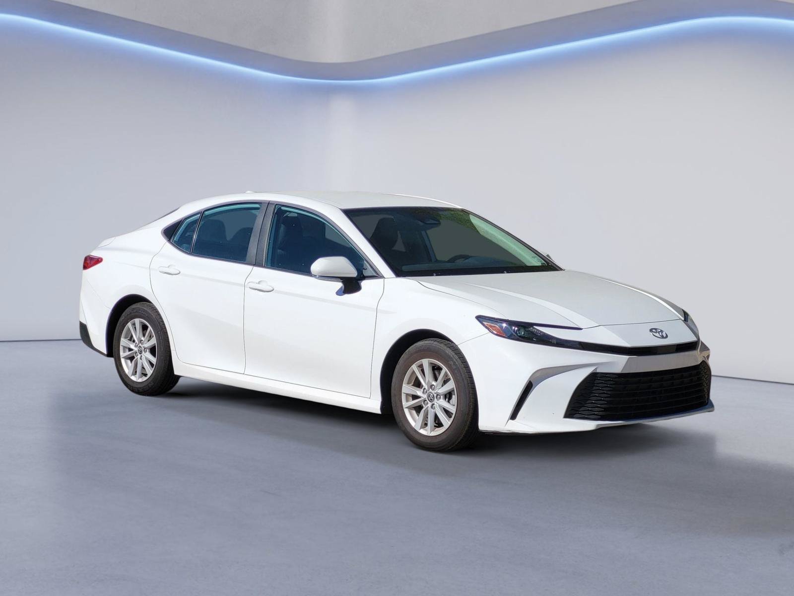 Used 2025 Toyota Camry LE FWD image 3