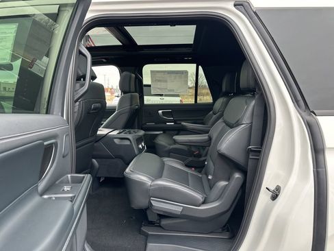 New 2025 Ford Expedition Max Platinum w/ Stealth Performance Package image 30