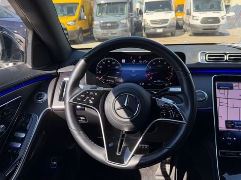 Used 2022 Mercedes-Benz S 580 4MATIC Sedan w/ AMG Line Package image 26