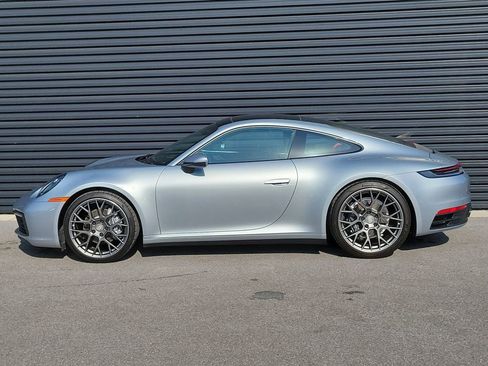 Certified 2021 Porsche 911 Carrera image 2