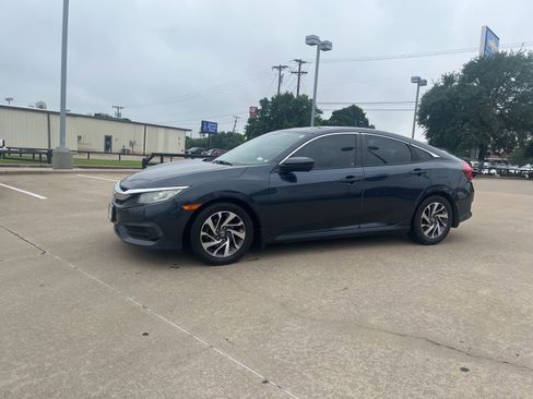 Used 2017 Honda Civic EX image 4