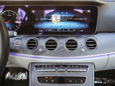 Used 2022 Mercedes-Benz E 350 Sedan image 12