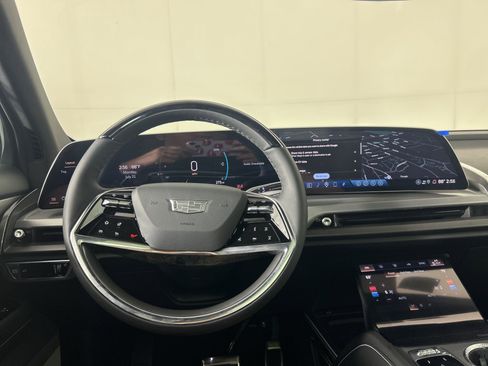 New 2026 Cadillac Vistiq Sport image 11