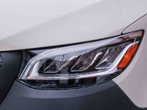 Used 2024 Mercedes-Benz Sprinter 2500 image 11