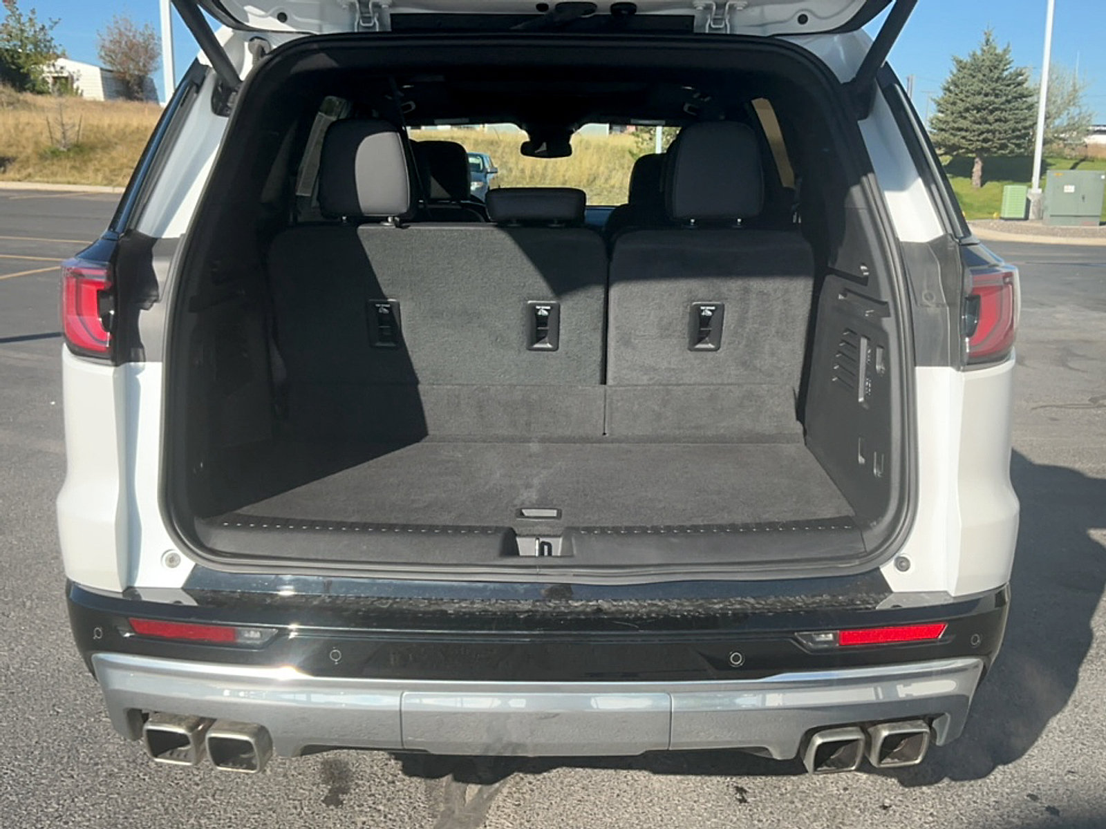 Used 2025 GMC Acadia Denali AWD/4WD image 23