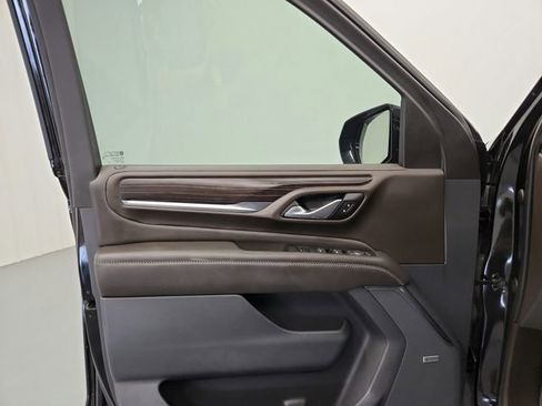 Used 2022 GMC Yukon XL Denali RWD image 34