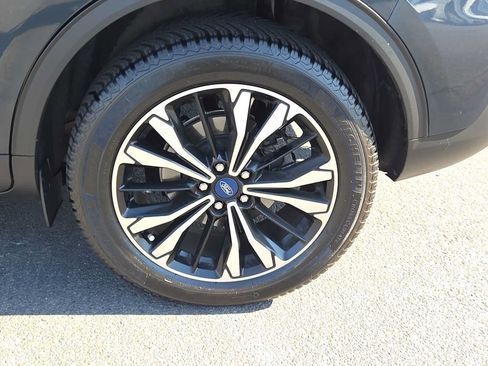 Used 2022 Ford Escape SEL w/ SEL Stealth AWD Package image 16