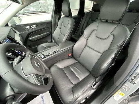 Certified 2023 Volvo XC60 B5 Core w/ Climate Package image 15