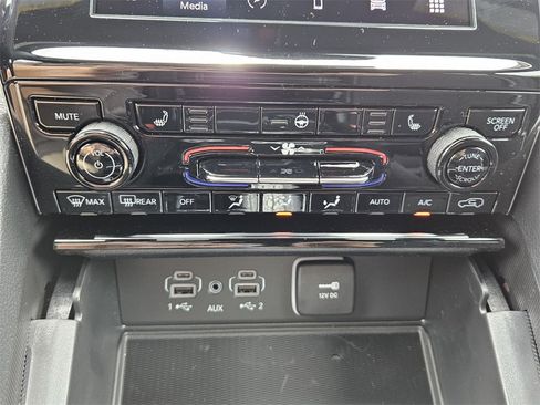 New 2025 Jeep Grand Cherokee Laredo X w/ Luxury Tech Group I image 20