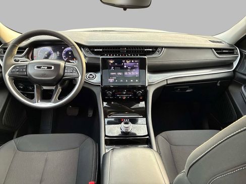 Certified 2023 Jeep Grand Cherokee Laredo w/ Luxury Tech Group I AWD/4WD image 17