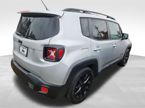 Used 2017 Jeep Renegade Altitude image 5