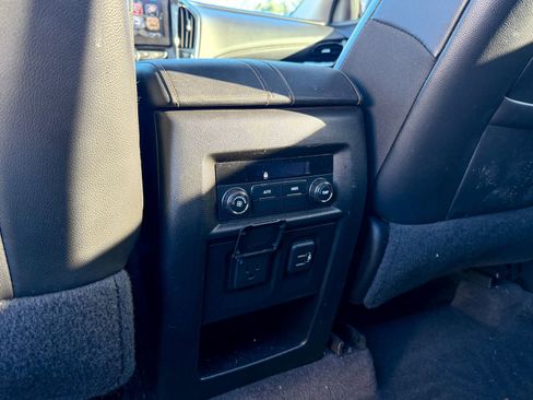 Used 2019 Chevrolet Traverse LT w/ LT Premium Package image 9