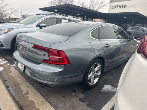 Used 2018 Volvo S90 T5 Momentum w/ Convenience Package image 4