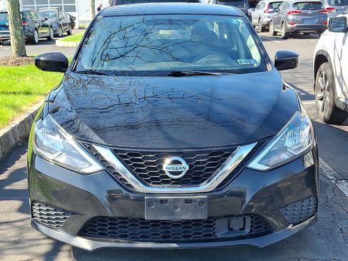 Used 2019 Nissan Sentra SV image 2