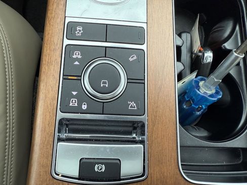 Used 2021 Land Rover Range Rover Westminster Edition image 18