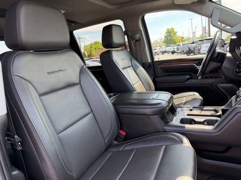 Used 2024 GMC Sierra 2500 Denali AWD/4WD image 18