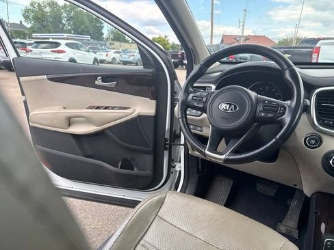 Used 2017 Kia Sorento EX w/ EX Advanced Touring Package AWD/4WD image 19