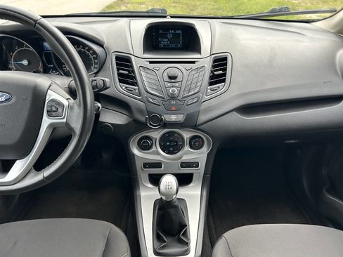 Used 2014 Ford Fiesta SE image 18
