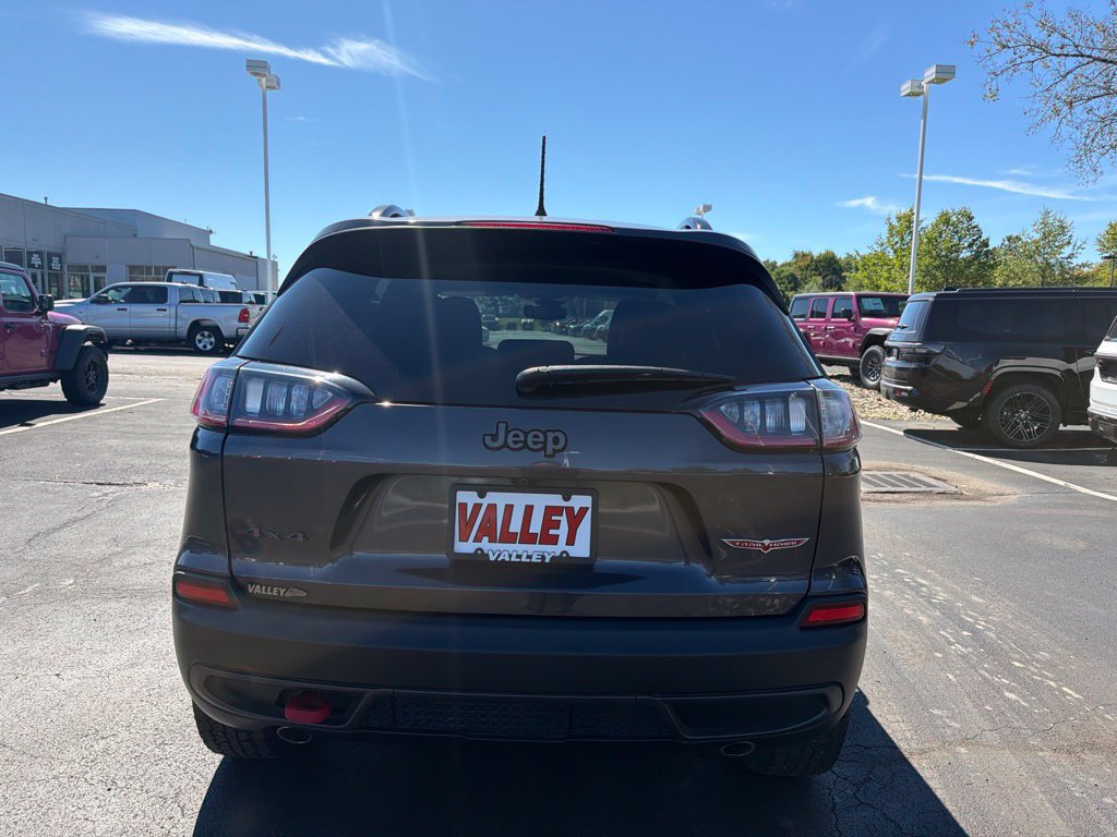 Used 2022 Jeep Cherokee Trailhawk AWD/4WD image 10
