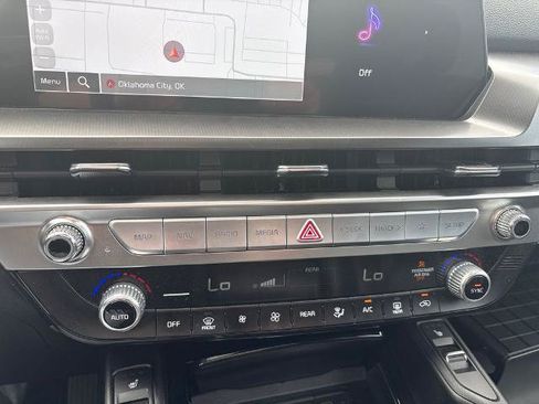 Used 2025 Kia Telluride S FWD image 19