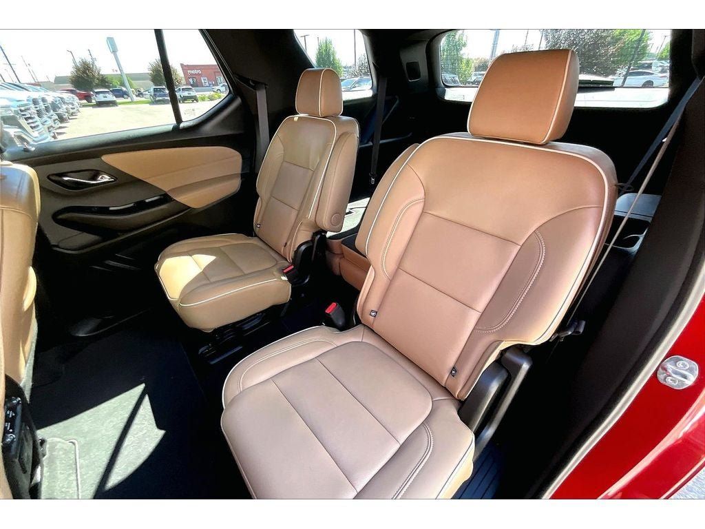 Used 2023 Chevrolet Traverse Premier AWD/4WD image 28