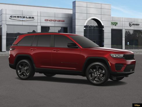 New 2025 Jeep Grand Cherokee Altitude image 10