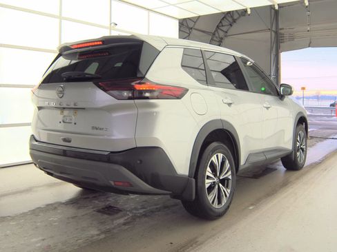 Used 2023 Nissan Rogue SV image 8