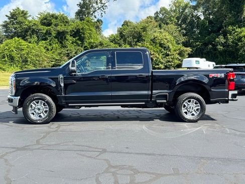 New 2026 Ford F250 Lariat w/ FX4 Off-Road Package image 3