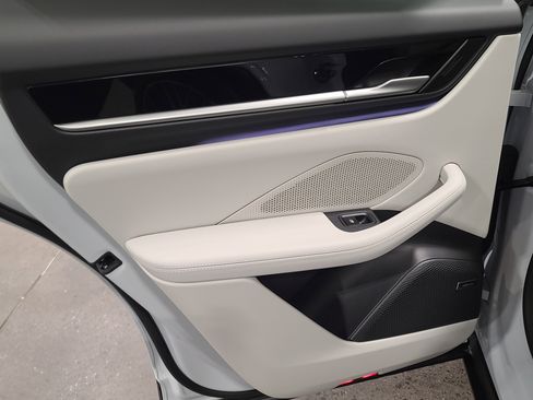 New 2026 Porsche Macan 4 Electric image 26