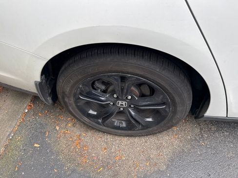 Used 2025 Honda Accord SE image 6