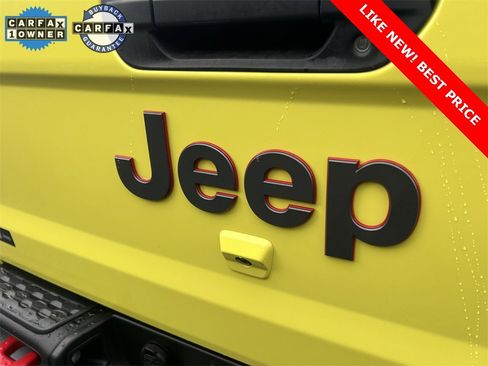 Used 2024 Jeep Gladiator Rubicon w/ Technology Group image 11