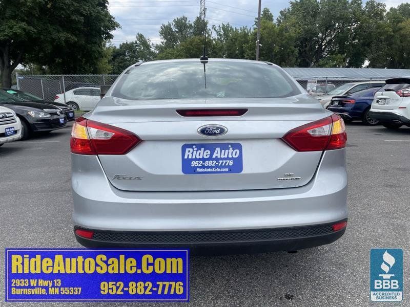 Used 2013 Ford Focus SE w/ SE Winter Pkg FWD image 6
