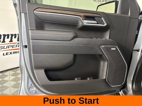 Used 2025 Chevrolet Silverado 1500 LT Trail Boss w/ Convenience Package II AWD/4WD image 8