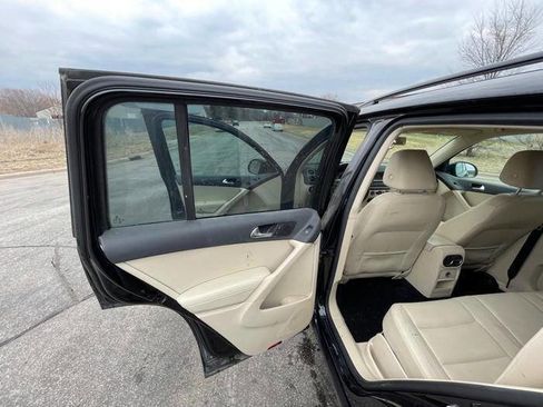 Used 2016 Volkswagen Tiguan S image 24