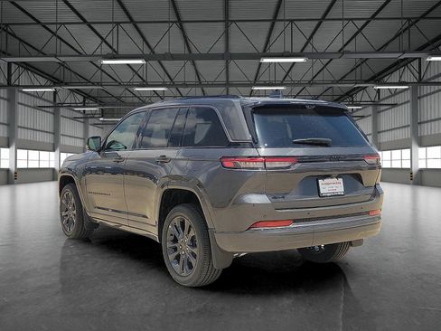 New 2026 Jeep Grand Cherokee Limited AWD/4WD image 3